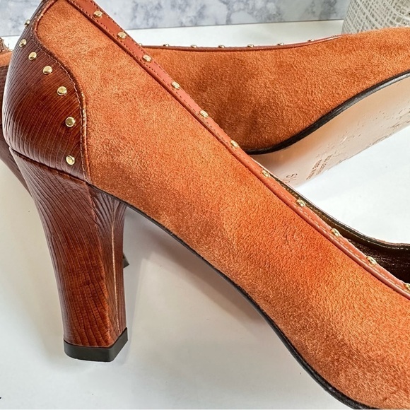 Adrienne Vittadini brown Italian leather suede gold studded heels - Picture 6 of 8